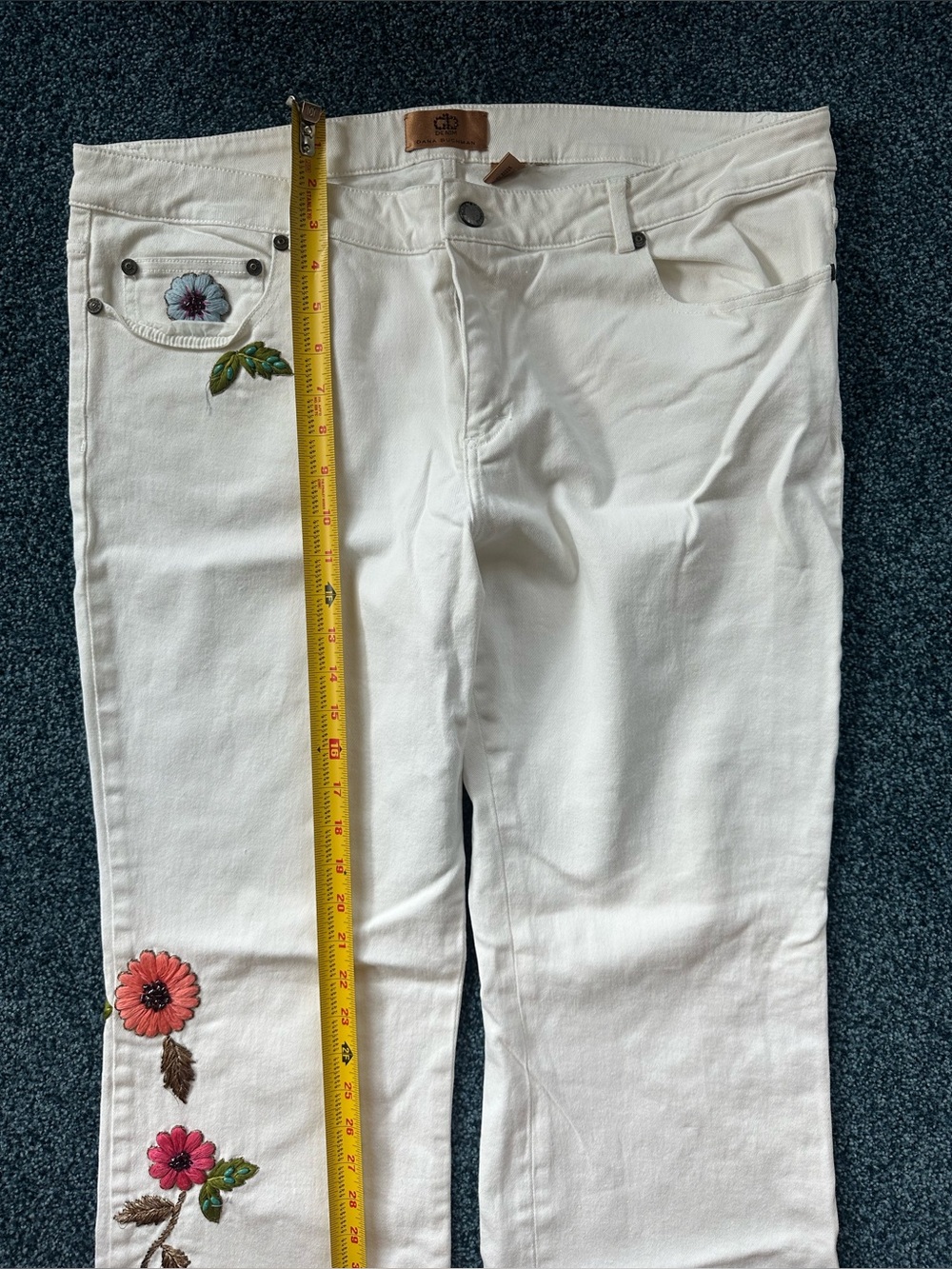 Dana Buchman DB Denim size 12 white pants embroidered flower flare jeans flare